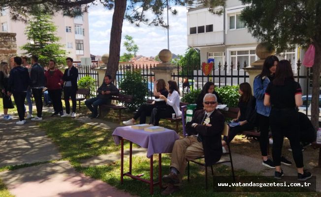 EDİRNE LİSESİ’NDE EĞİTİM 5 YILA ÇIKIYOR EDİRNE LİSESİ’NDE EĞİTİM 5 YILA ÇIKIYOR