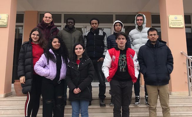 TRAKYA ÜNİVERSİTESİNİN YABANCI UYRUKLU ÖĞRENCİLERİNDEN ANNELER GÜNÜ MESAJI TRAKYA ÜNİVERSİTESİNİN YABANCI UYRUKLU ÖĞRENCİLERİNDEN ANNELER GÜNÜ MESAJI