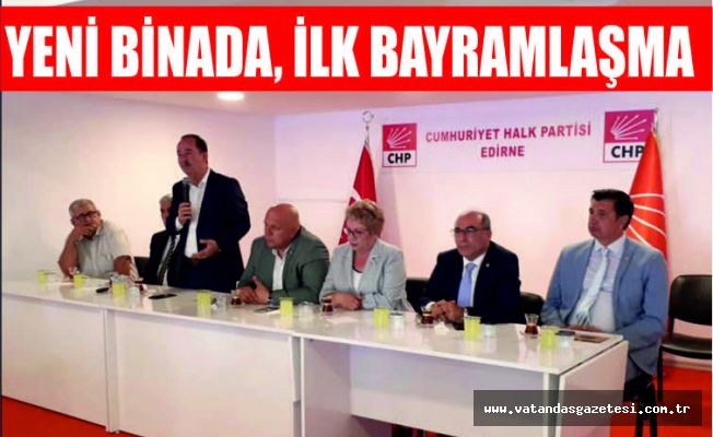 Yeni binada, ilk bayramlaşma