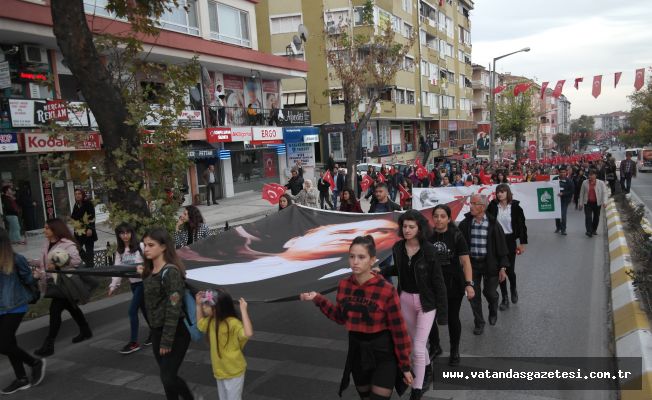 CUMHURİYET İÇİN YÜRÜDÜLER