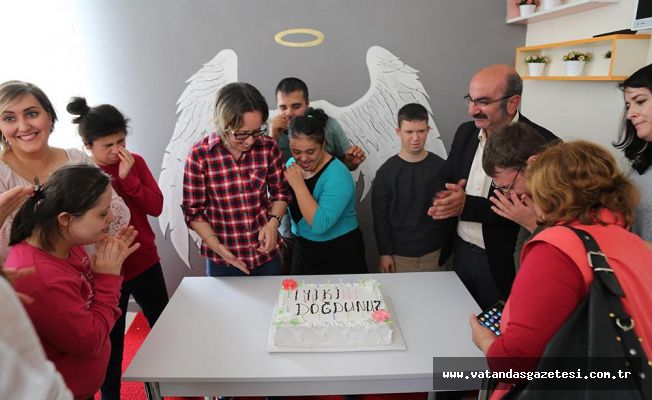 ENGELSİZ YAŞAM’DA DOĞUM GÜNÜ PARTİSİ