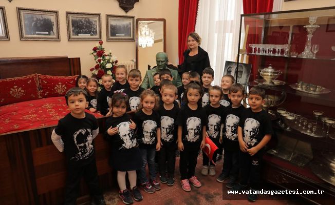 MİNİK KALPLERİN ATATÜRK SEVGİSİ