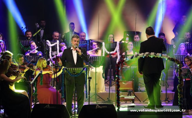  “BİR ÖĞRENCİ DE SEN OKUT” KAMPANYASI İÇİN SAHNE ALDI...