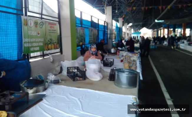 ÜRETİCİ PAZARI KADINLARI KAR SOĞUK DİNLEMEDİ