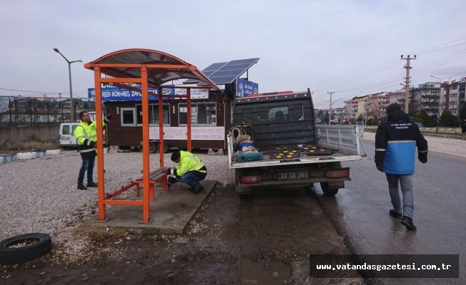 YOLCU DURAKLARI YENİLENDİ