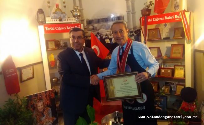 BAHRİ DİNAR’A BİR ÖDÜL DAHA