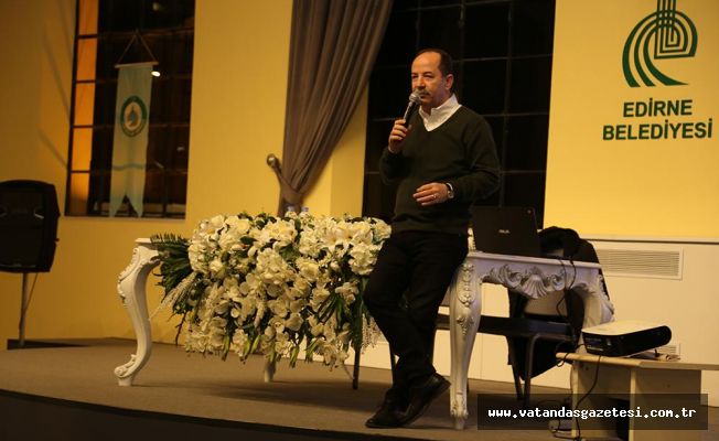 "GÜLÜMSEMEK HİÇBİRİMİZİN CİDDİYETİNİ BOZMAZ"