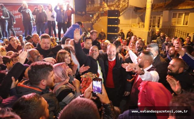 “HİÇBİR ÇOCUK GECE YATAĞA AÇ GİRMEYECEK”