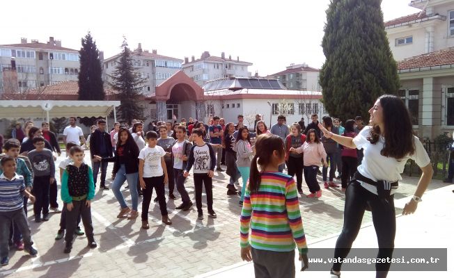 ÖZEL ÖĞRENCİLER İÇİN GÖNÜLLÜ EĞLENCE