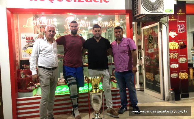 BAŞPEHLİVAN ŞEKERLEMELERE BAYILDI!