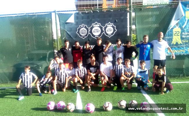 GELECEĞİN BAŞARILI FUTBOLCULARI YETİŞECEK