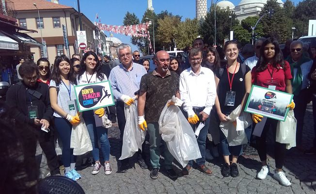 DÜNYA TEMİZLİK GÜNÜNDE ÇÖP TOPLAMA KAMPANYASI   