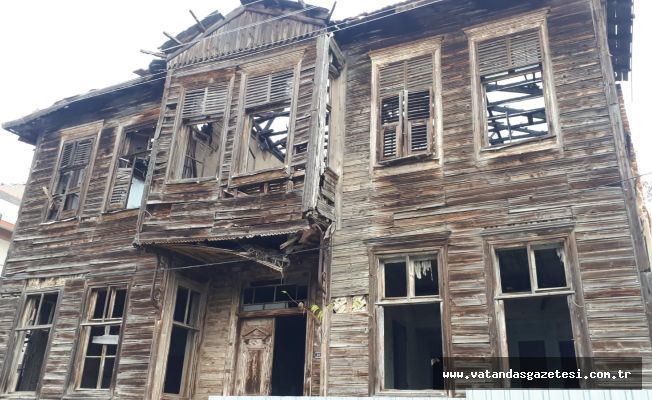 METRUK BİNALAR ONARILMAYI BEKLİYOR!