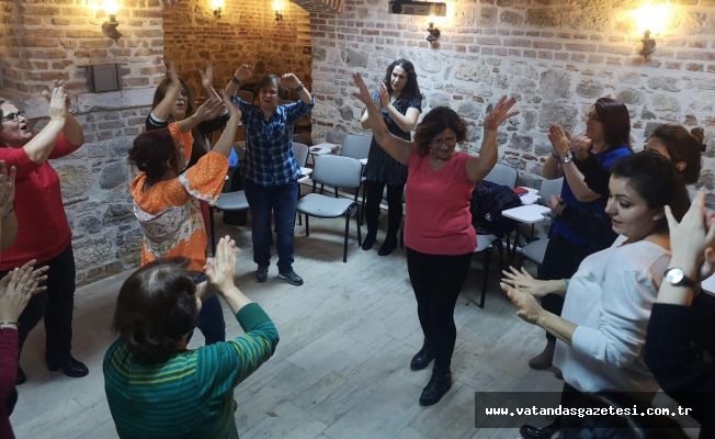 YENİ YILA KAHKAHALI MERHABA