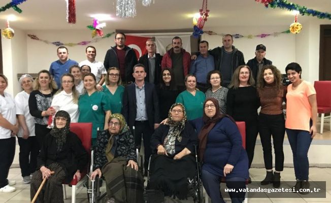 HUZUREVİNDE TÜRK SANAT MÜZİĞİ KONSERİ DÜZENLENDİ