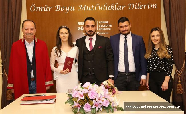 SEVGİLİLER GÜNÜ’NDE 7 ÇİFT ‘EVET’ DEDİ