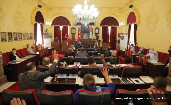 BELEDİYE MECLİSİ İSRAL’İ KINADI