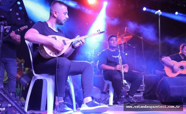 EDİRNELİ MÜZİSYENLER GENÇLERLE BULUŞTU