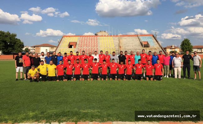 EDİRNESPOR SAHAYA İNDİ