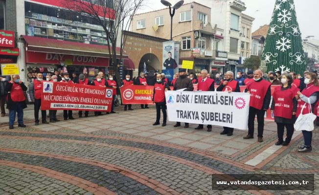 EMEKLİLERDEN ‘ZAM’ PROTESTOSU