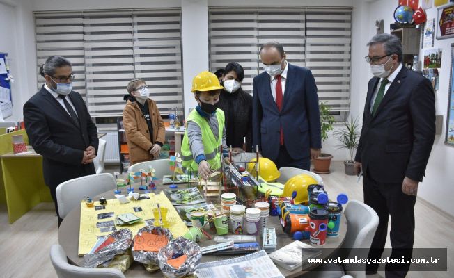 GELECEĞİN İLİM ADAMLARI, PROJELERİNİ SERGİLEDİ