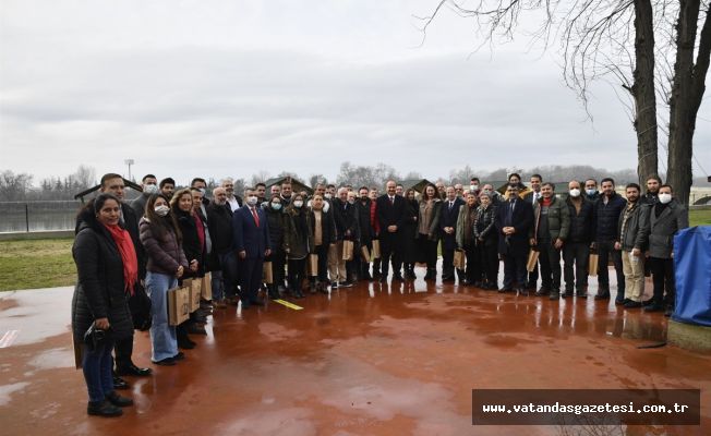 VALİ CANALP, GAZETECİLERLE BİR ARAYA GELDİ