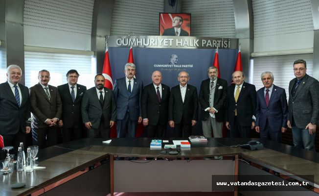 TGK, MEDYANIN SORUNLARI RAPORUNU KILIÇDAROĞLU’NA SUNDU