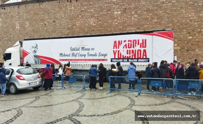 “YÜREKLERDE AKİF DİLLERDE HÜRRİYET” TEMALI SERGİ TIR’I EDİRNE’DEN GEÇTİ
