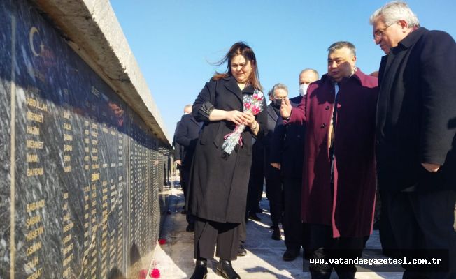 ‘ÇANAKKALE’ ŞEHİTLERİ DUALARLA ANILDI