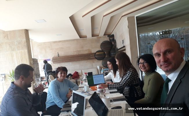 ETTDER’İN ORTAKLIKLA YÜRÜTTÜĞÜ “SEE & HEAR” PROJESİNİN  İLK ULUSÖTESİ YÖNETİM TOPLANTISI FİLİBE’DE YAPILDI