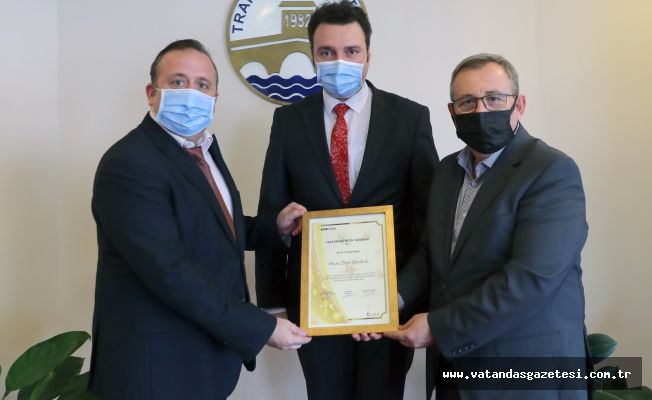 TRAKYA ÜNİVERSİTESİ'NDEN YILIN ÖĞRETMENİ