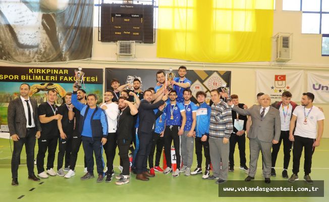 ÜNİVERSİTELER ARASI BİLEK GÜREŞİ ŞAMPİYONASI'NA TÜ EV SAHİPLİĞİ YAPTI