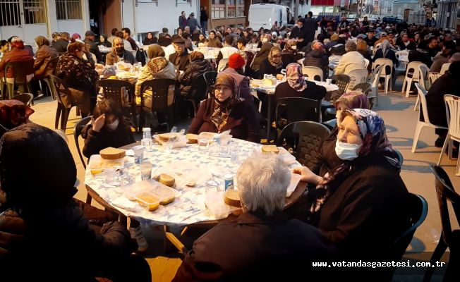 AK PARTİ, YANCIKÇI ŞAHİN MAHALLESİNDE İFTAR VERDİ