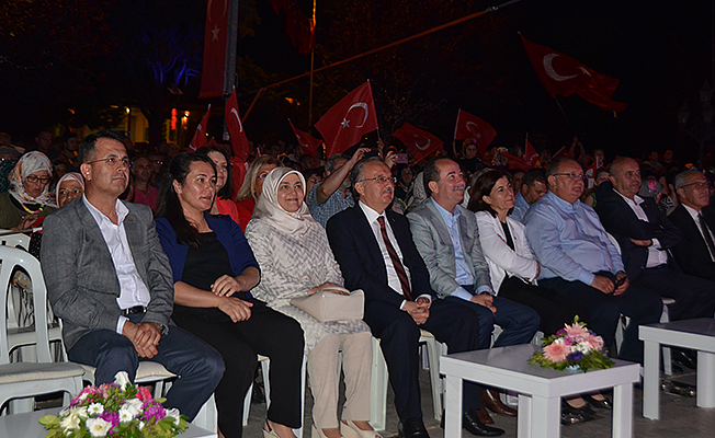 15 TEMMUZ'DA TEK YÜREK