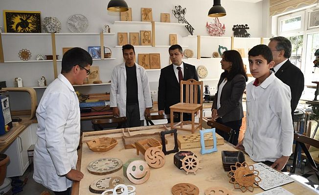 VALİ KIRBIYIK OKUL GEZİLERİNE DEVAM ETTİ