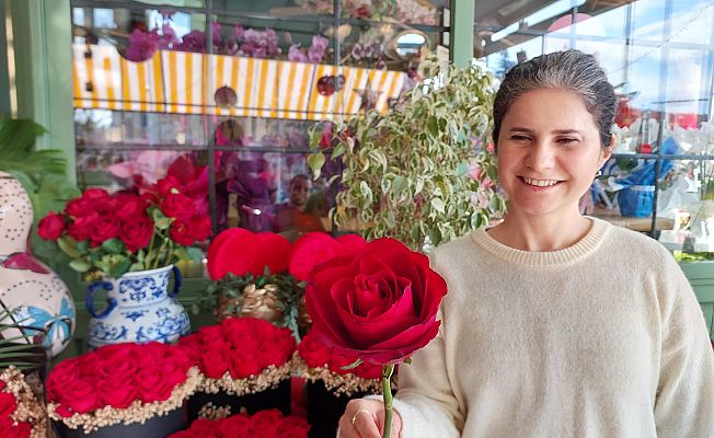 SEVGİLİLER GÜNÜ’NDE GÜL FİYATLARI UÇTU