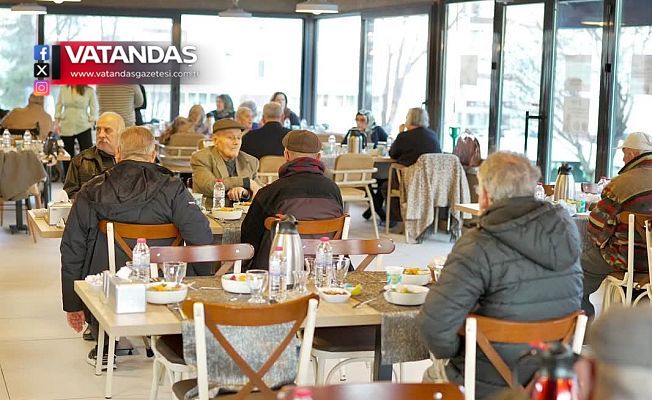 HUZUREVİ SAKİNLERİNE ANLAMLI İFTAR